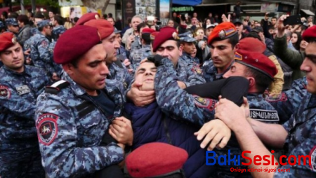 İrəvanda erməni etirazçılar İran bayrağını qaldırdılar - VİDEO