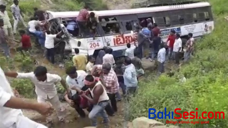 Hindistanda avtobus qəzası: 23 ÖLÜ