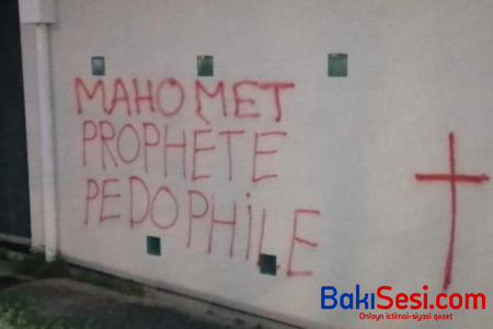 Fransada üç məscid təhqir olundu