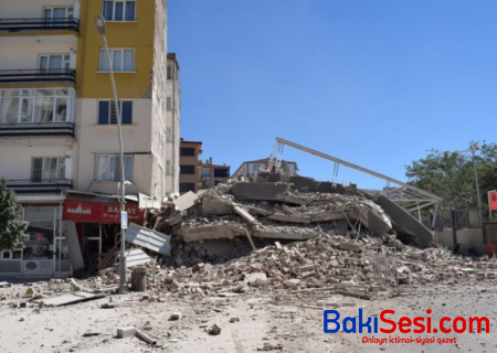 Türkiyədə bina çökdü, insanlar dağıntılar altında qalıb - VİDEO