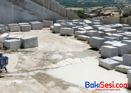 Bakıda fəhlə mişarın arasında qalaraq ÖLDÜ
