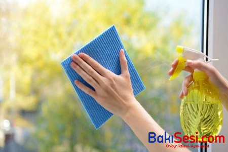 Pəncərə silən qadın dördüncü mərtəbədən yıxılıb öldü