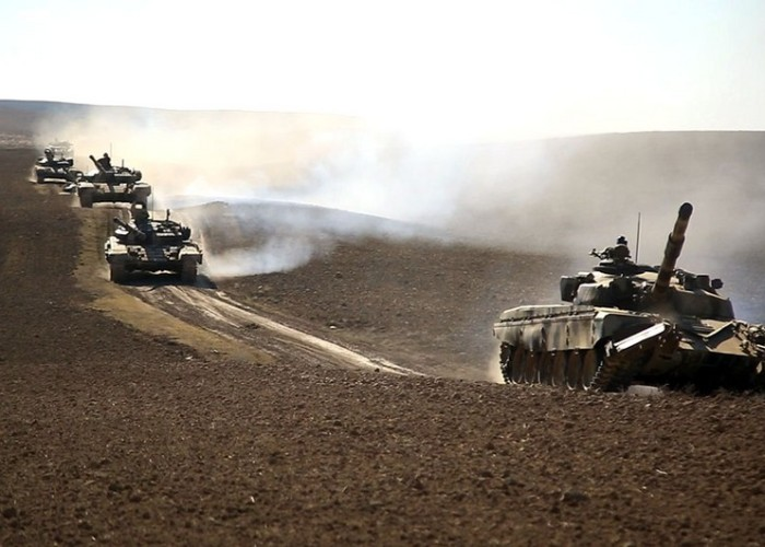 Azərbaycan tankları təlimə çıxarıldı - VİDEO