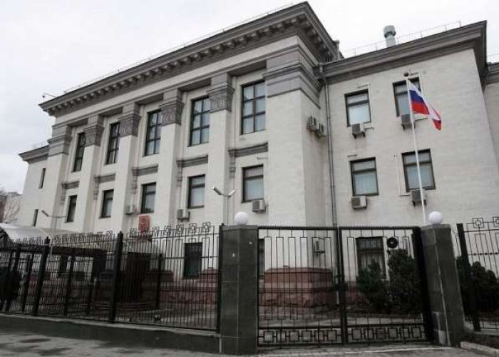 Rusiyalı diplomatlar Ukraynanı tərk etməyə başladı - KİV