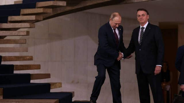 Putinlə görüşmək üçün 5 dəfə COVID-19 testi veribmiş