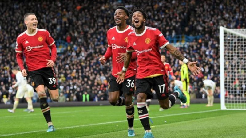 "Mançester Yunayted"in oyununda dəhşət yaşandı: futbolçunu başından vurdular