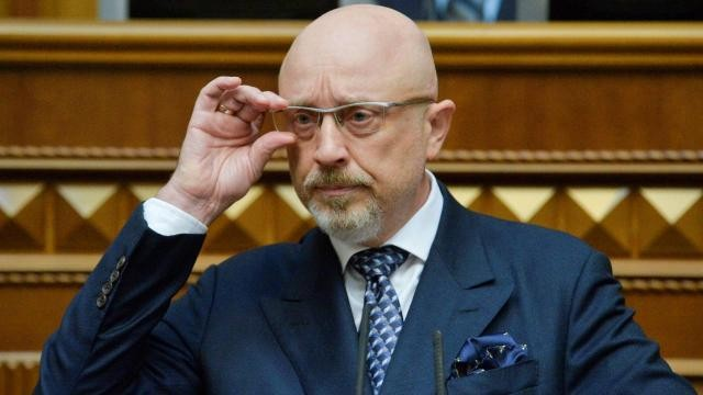 "Biz rus qoşunlarının geri çəkildiyini görmürük" - Ukraynanın müdafiə naziri