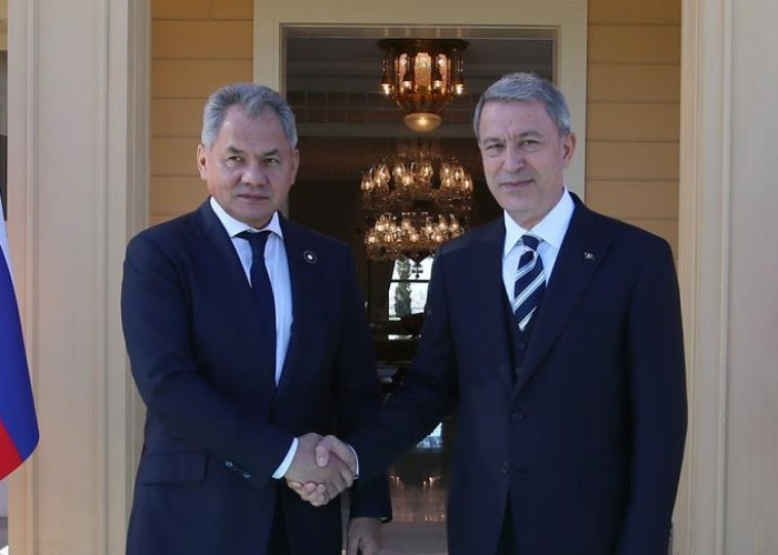 Hulusi Akar Şoyqu ilə danışdı