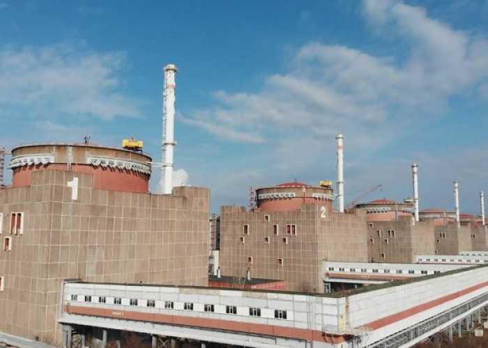 Rusiya Avropanın ən böyük atom elektrik stansiyasına hücum etdi (VİDEO)