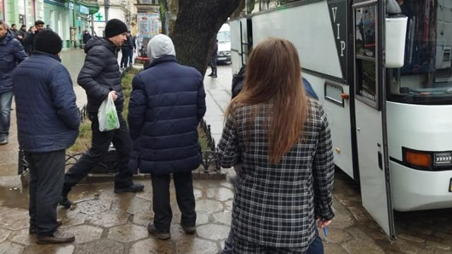 Daha 200 azərbaycanlı Odessadan sərhədə yola salındı