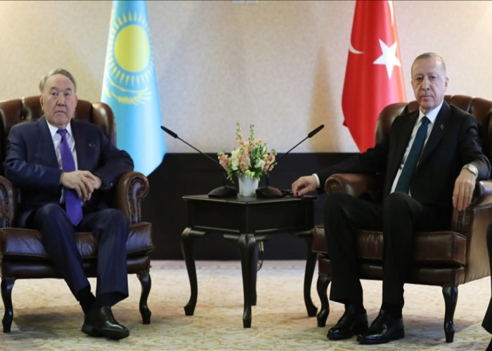 Ərdoğan Nazarbayevlə görüşüb