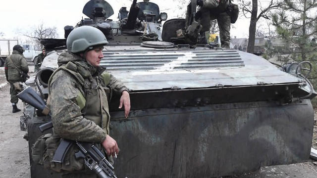 Ukrayna ordusu rus texnika kolonunu MƏHV ETDİ - VİDEO