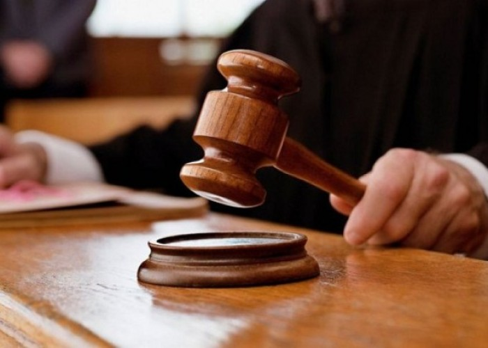 17 yaşlı qızı zorlamaqda təqsirləndirilən şəxs həbs edildi