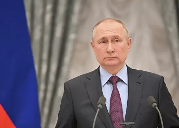 Fransada prezidentliyə namizəd Putin kimi olacağını dedi