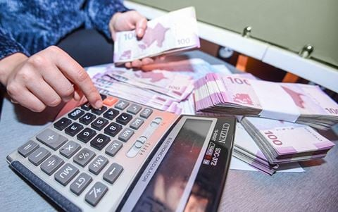 Azərbaycanda bu qurumlarda çalışanların maaşları artırıldı