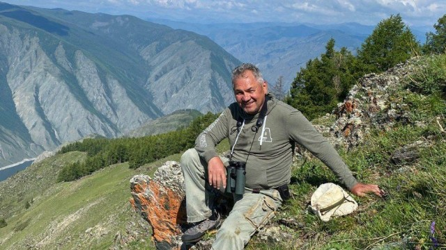 Şoyqu Ural dağlarında bunkerdə GİZLƏNİR