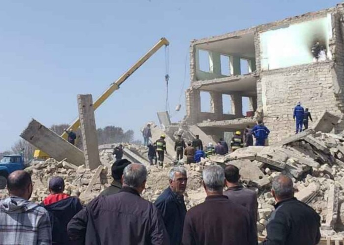Azərbaycanda məktəb çökdü, ölənlər var (YENİLƏNİB)
