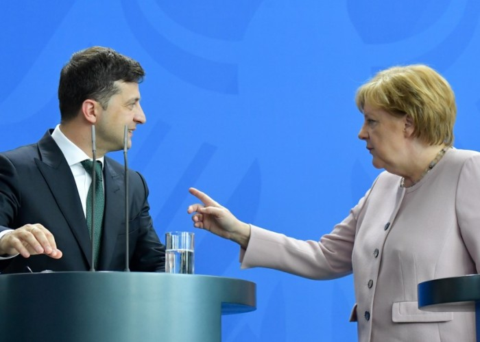 Merkel Ukrayna liderinin ittihamlarına cavab verdi