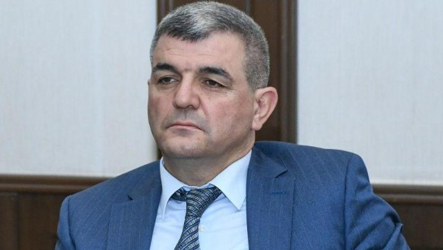 "Yerində olmayan məmurlar çoxdur" - Fazil Mustafa
