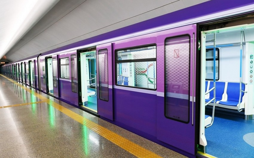Metroda pis qoxu gəldi - Sərnişinlər qatardan düşürüldü