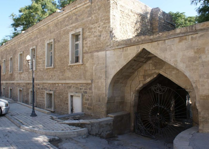 Bakı xanlarının sarayı bərpa olunub