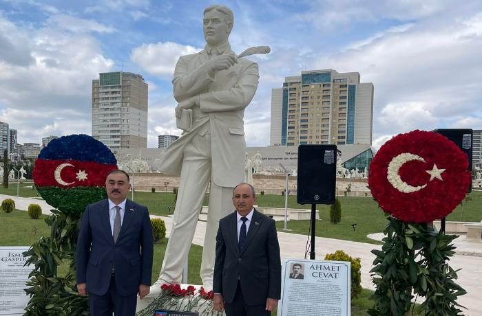 Əhməd Cavada Ankarada heykəl qoyulub - Fotolar