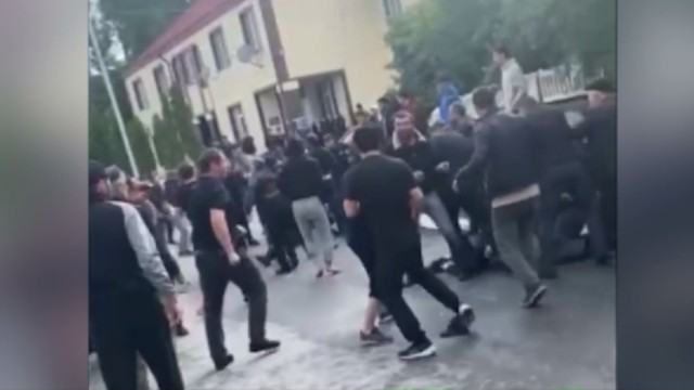 Dağıstanda torpaq üstündə kütləvi dava - VİDEO