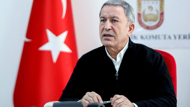 Hulusi Akar BƏƏ-yə səfər edib