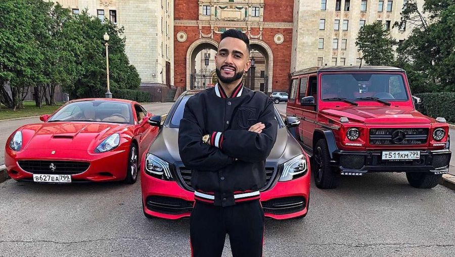 Şoyqu Hüseynə “Gelandewagen” hədiyyə etdi - FOTOLAR