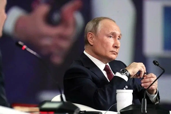 Putinin çıxışı haker hücumlarına görə təxirə salındı