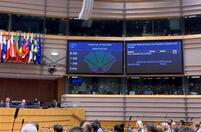 Avropa Parlamenti Ukrayna və Moldovanın Aİ-yə üzvlüyünü dəstəklədi