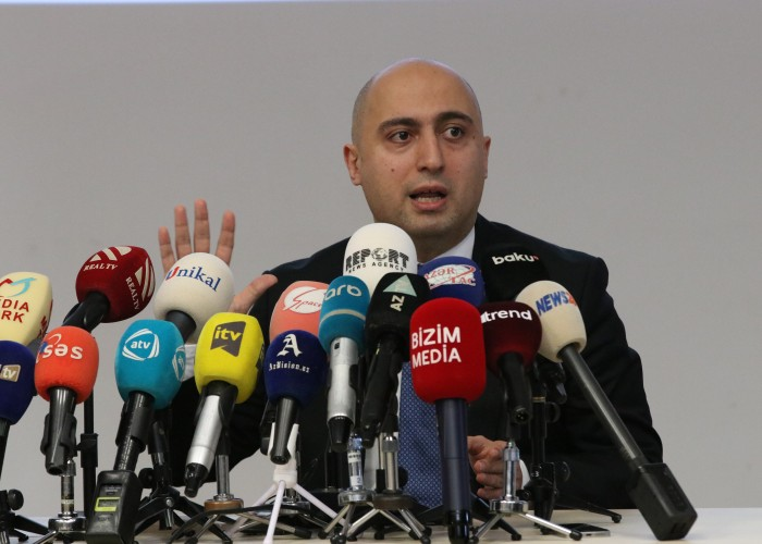 Məktəbli formaları ilə bağlı direktorlara TAPŞIRIQ VERİLDİ