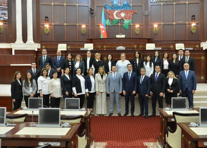 Milli Məclisdə görüş keçirildi