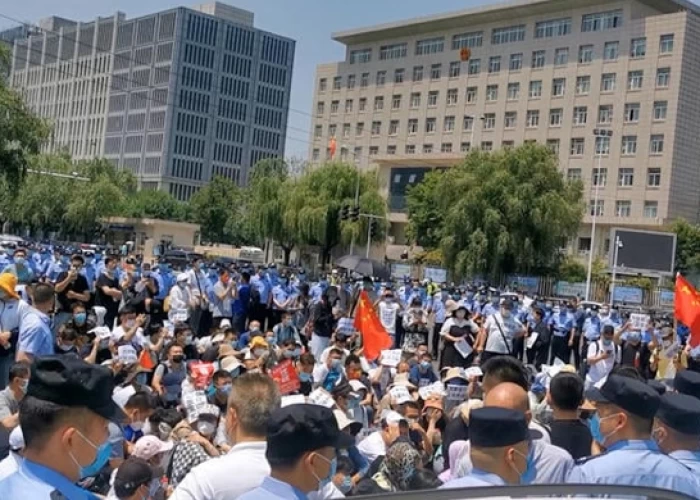 Çinin ən böyük "iPhone" zavodunda etiraz aksiyaları başlayıb