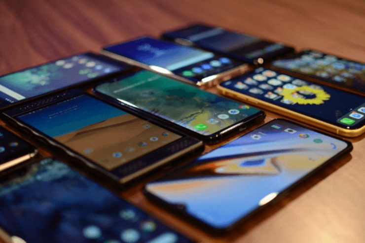 Azərbaycanda mobil telefonlar BAHALAŞIB
