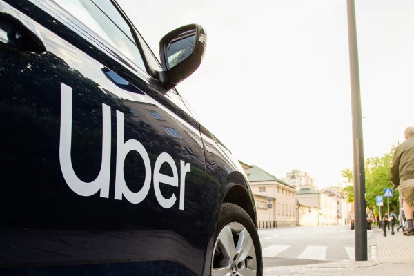 "Uber"in 7 sürücüsü saxlanıldı - Narkotik satırmışlar