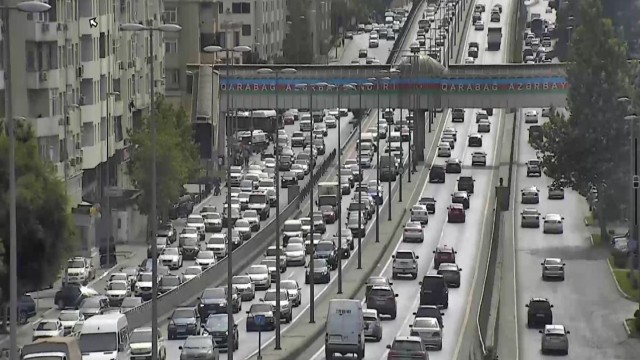 Bakıda sıxlıq olan yollar - SİYAHI