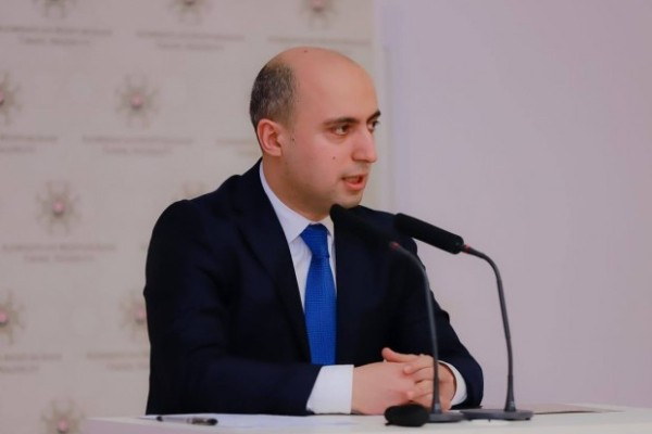 "Uşağın günahı yoxdur ki, ona yaşlı müəllim dərs deyir" - Təhsil naziri