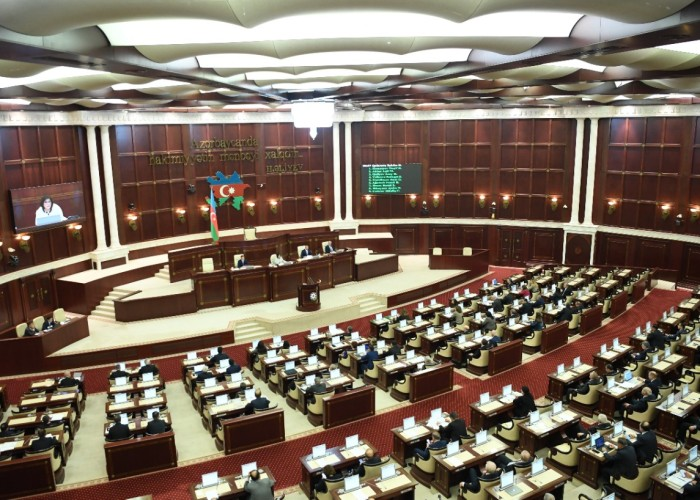 "Siyasi partiyalar haqqında" qanun layihəsi sonuncu oxunuşda müzakirə olunur