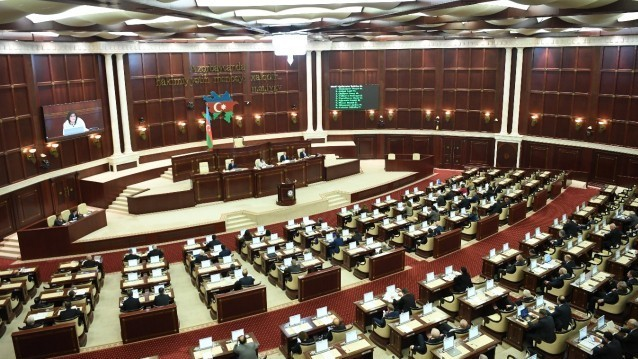 Milli Məclisin iclası başladı - 60 məsələ müzakirə ediləcək