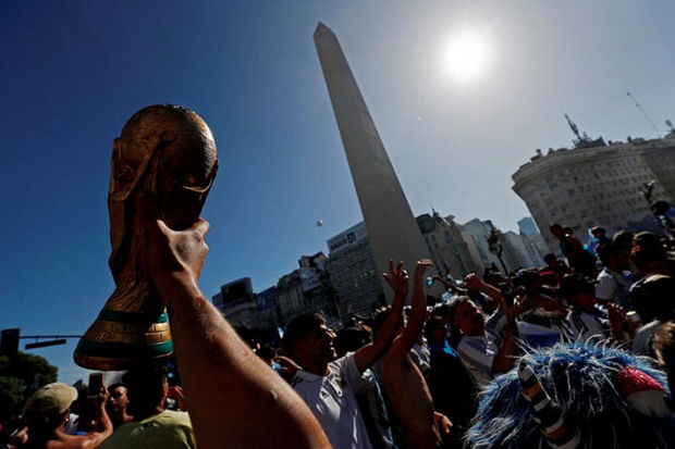 Argentinada futbolçuların şərəfinə istirahət günü elan edildi