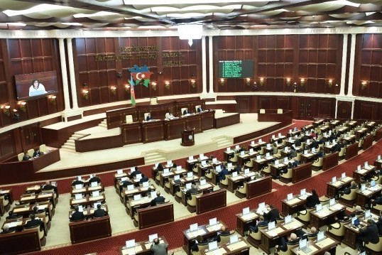 Milli Məclisin iclası başladı