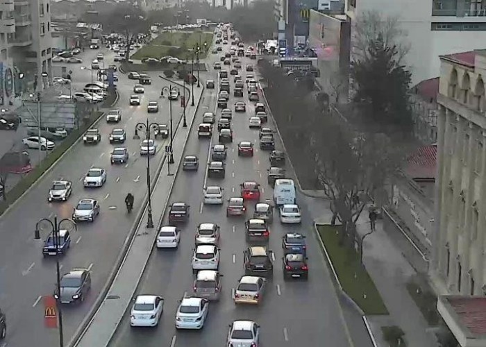 Bu yollarda tıxac var - SİYAHI