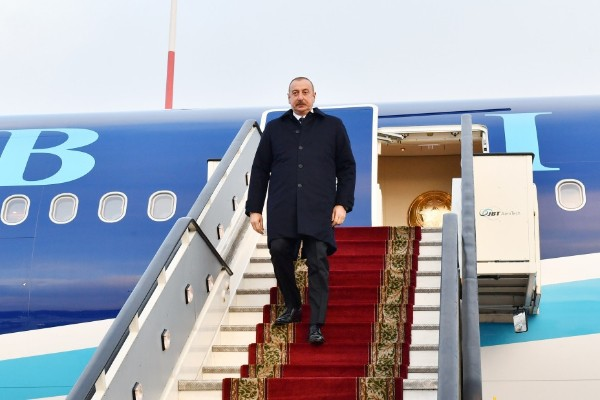 İlham Əliyev Sankt-Peterburqda səfərdədir