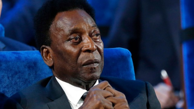 Pele ailə üzvləri ilə vidalaşıb