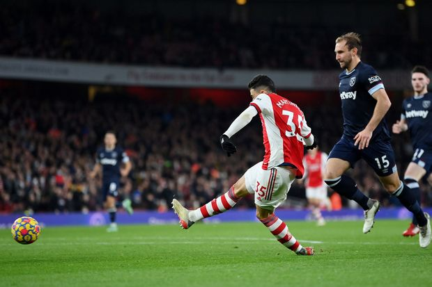 “Arsenal” “Vest Hem”i qol vurmağa peşman etdi