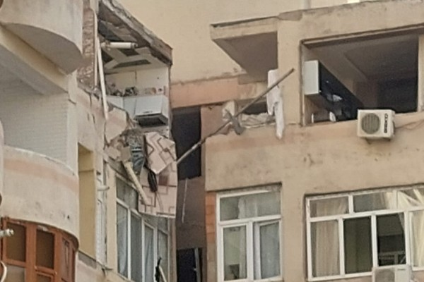 Bakıda yaşayış binasında partlayış