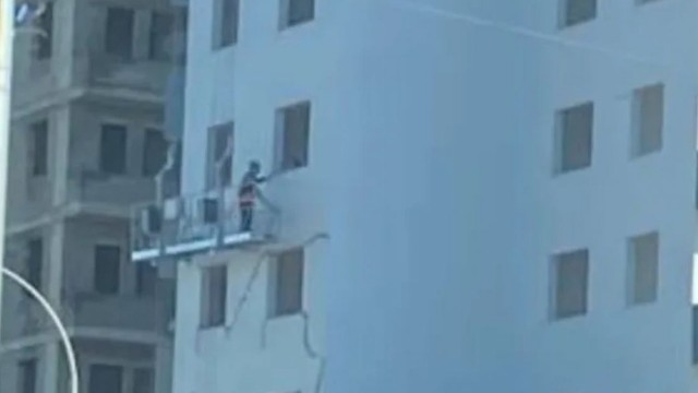 Türkiyədə şirkət binalardakı çatları belə gizlətdi
