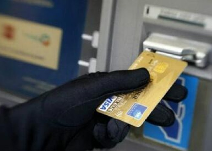 Bank kartlarından oğurluq edən şəxs saxlanıldı