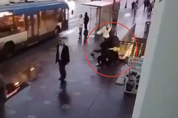 “Betmen” qarət olunan qızı xilas elədi